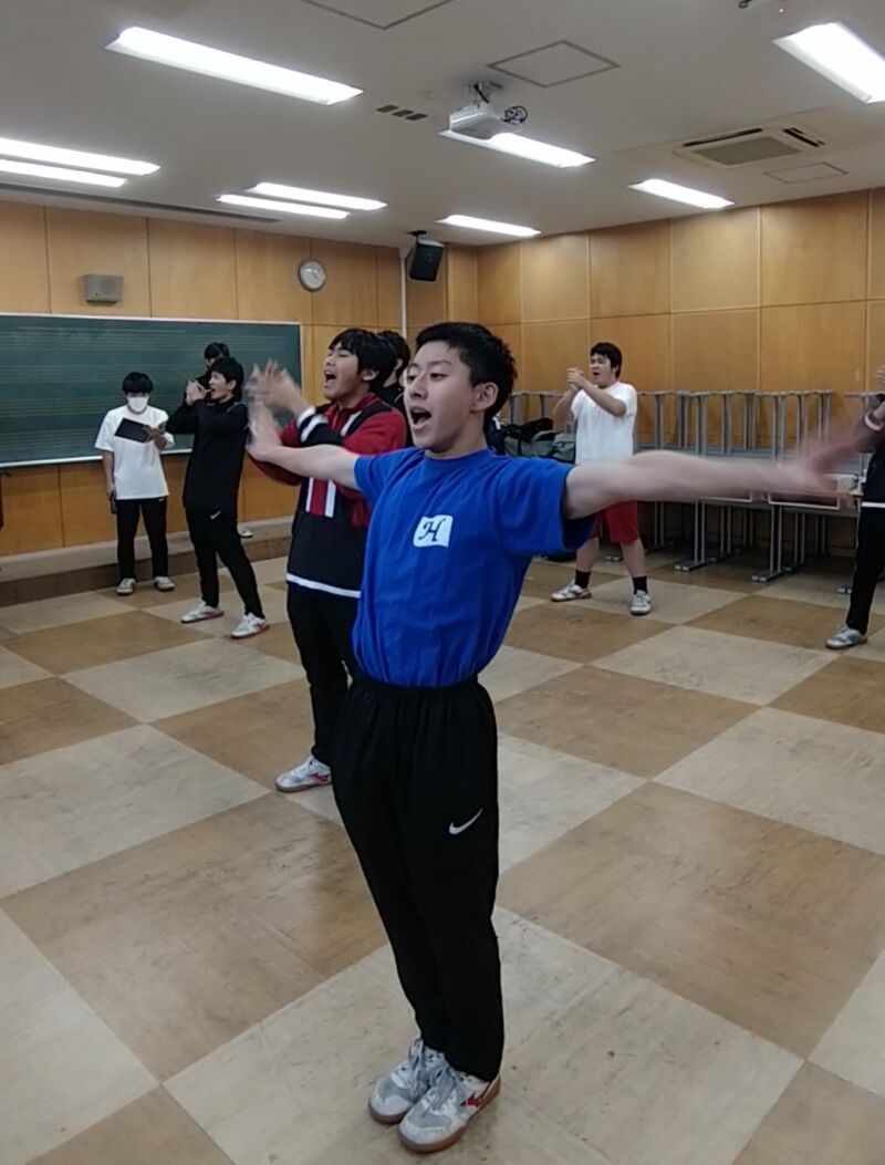 Image for the Tweet beginning: 今日の練習の様子です！
今日は来週の日曜日にある、応援万博に向けて練習をしました🔥
かっこいいね👍️
#本郷学園 #本郷高校 #本郷中学校 #本郷学園応援団 